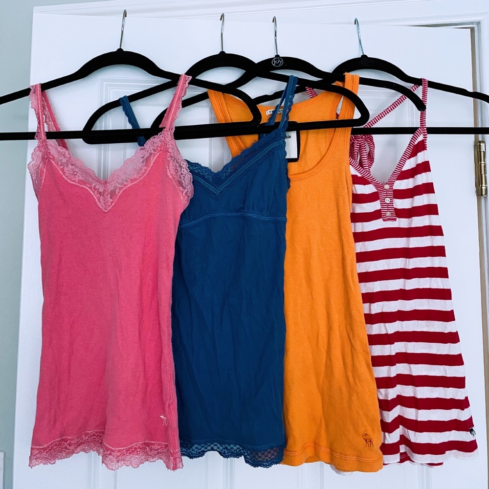 4 Pack of Abercrombie Tanks